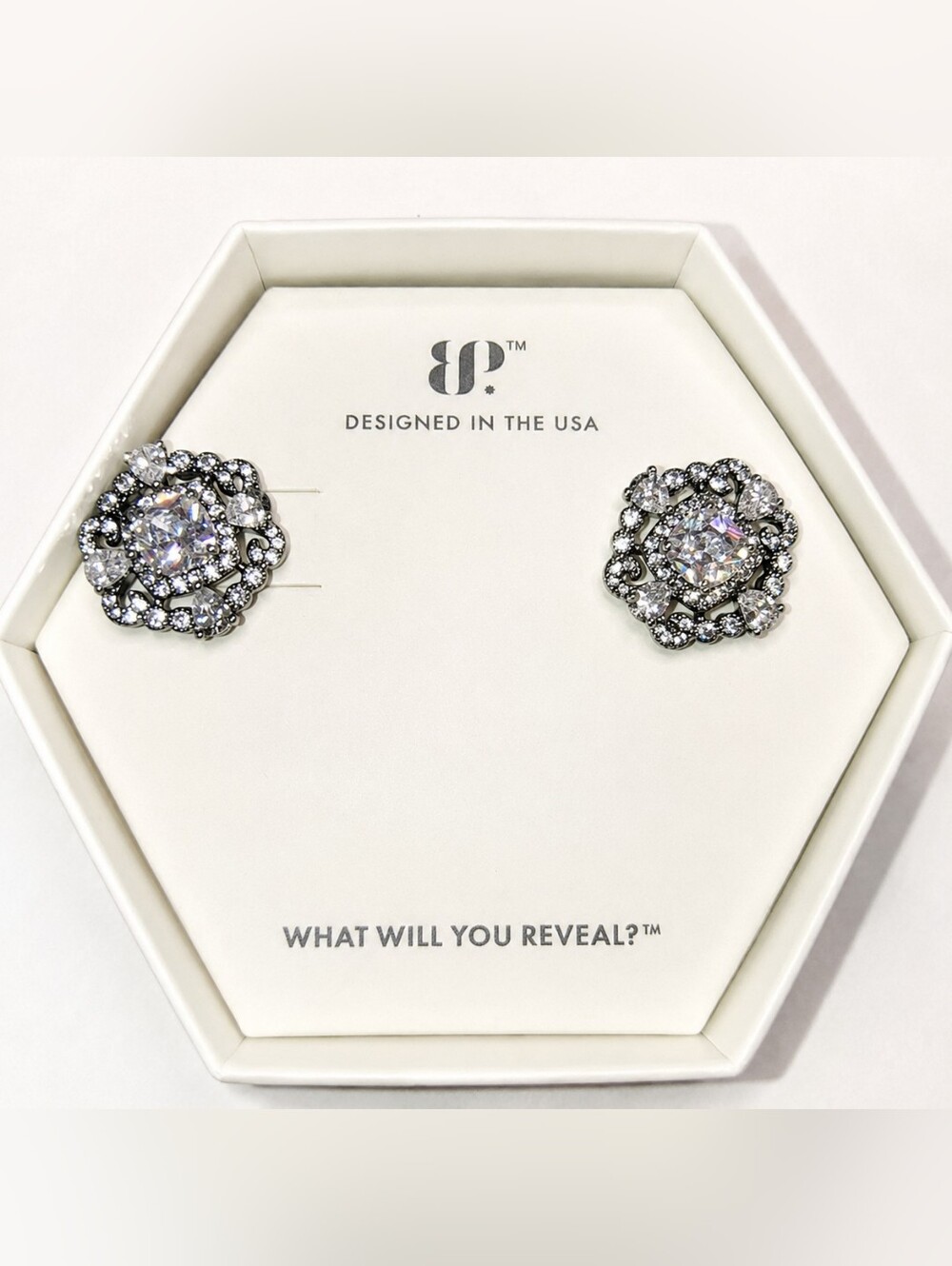 NWT Bomb Party Sparkling "Snowflake Beauties" Hematite Earrings